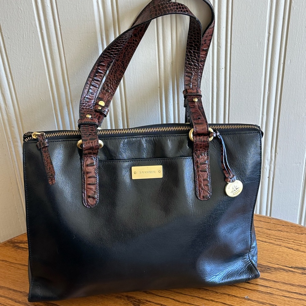 Vintage Brahmin smooth leather sachel handbag trimmed in pecan brown